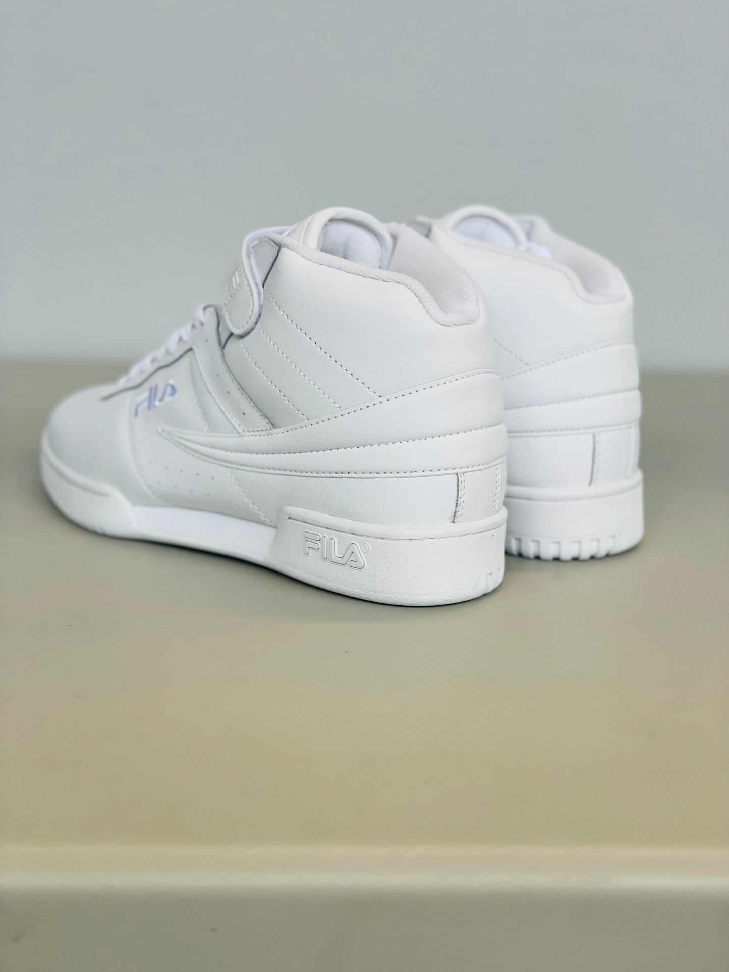 F-13V Mid Cut Triple White