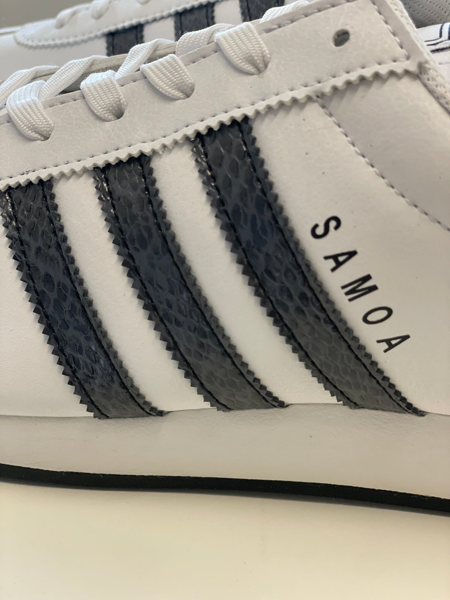 Samoa white/black 12 only