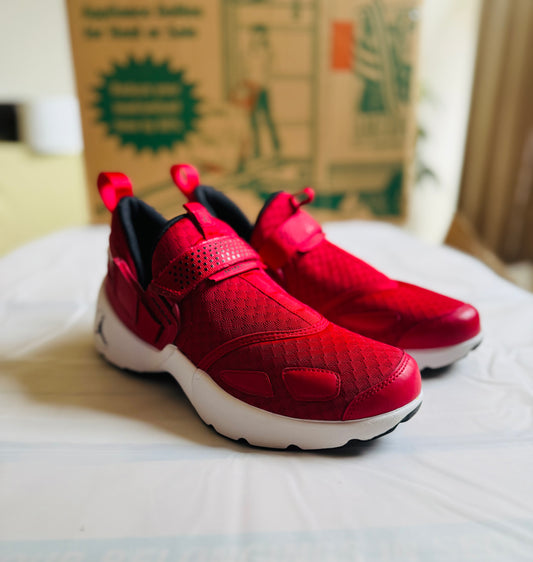 Trunner LX gym red