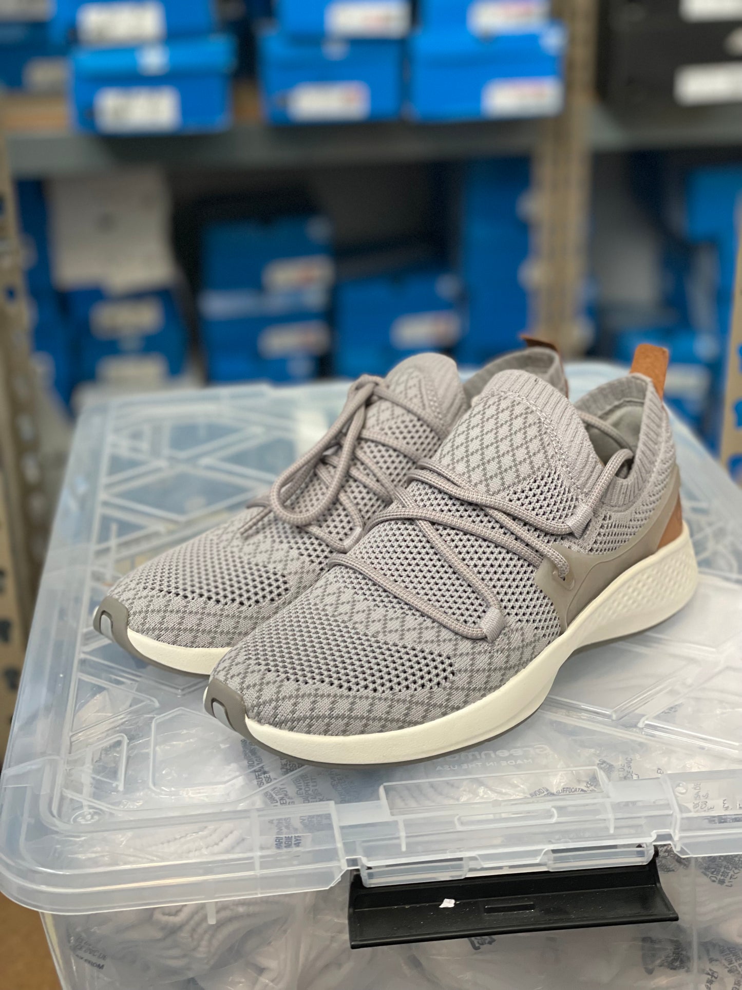 Fly Roam W's Sneaker