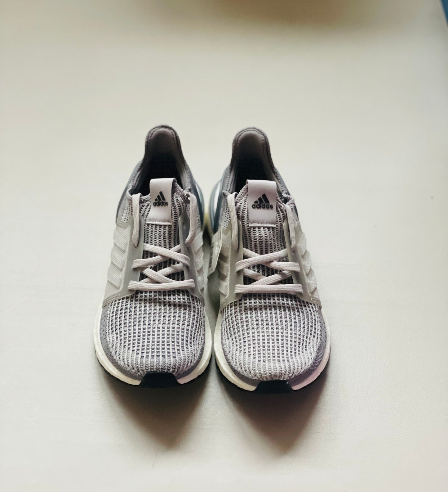 UltraBoost 19 w grey