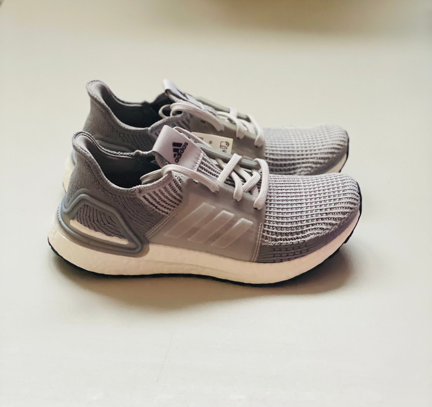 UltraBoost 19 w grey