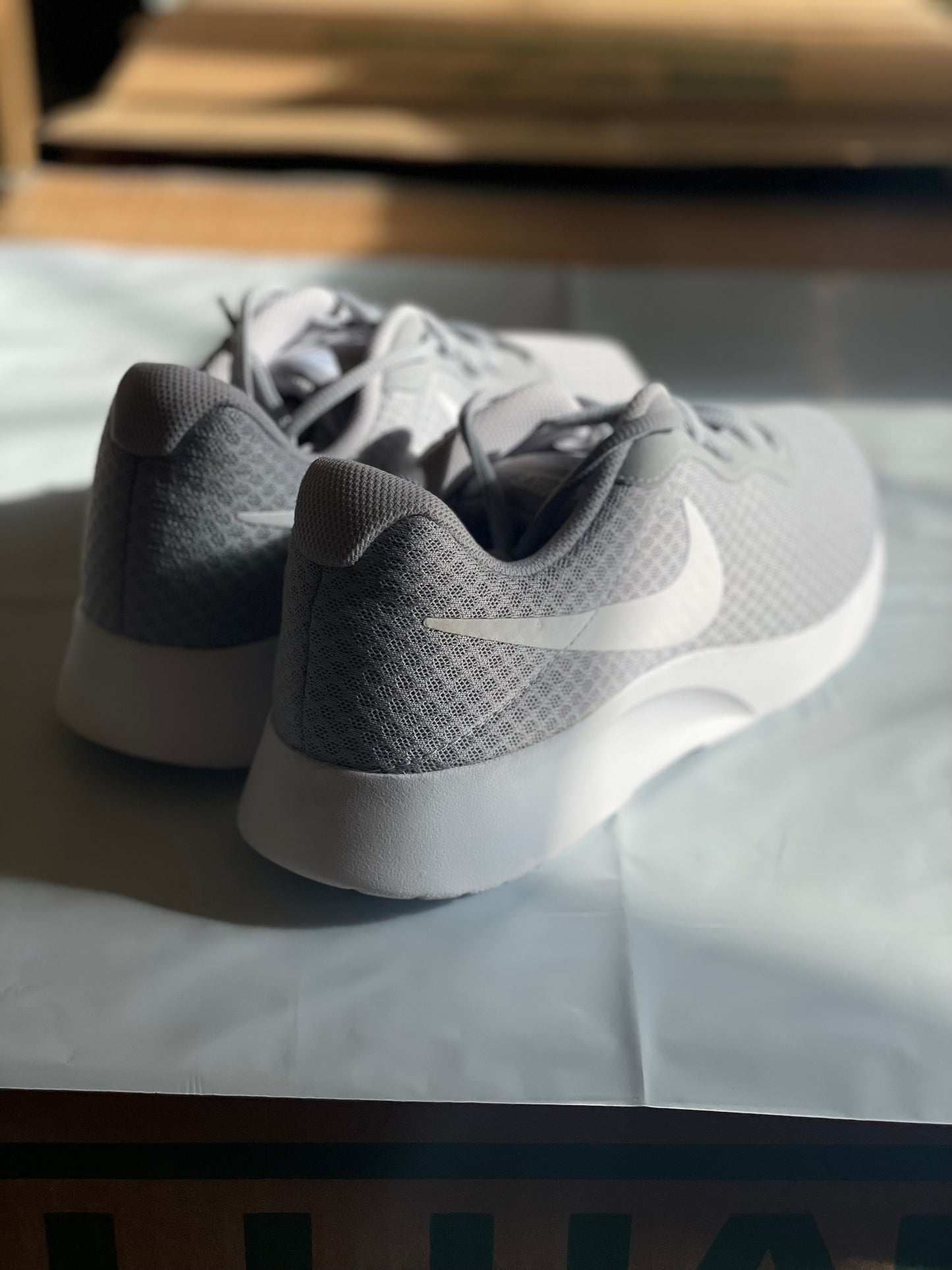 Tanjun Grey/White