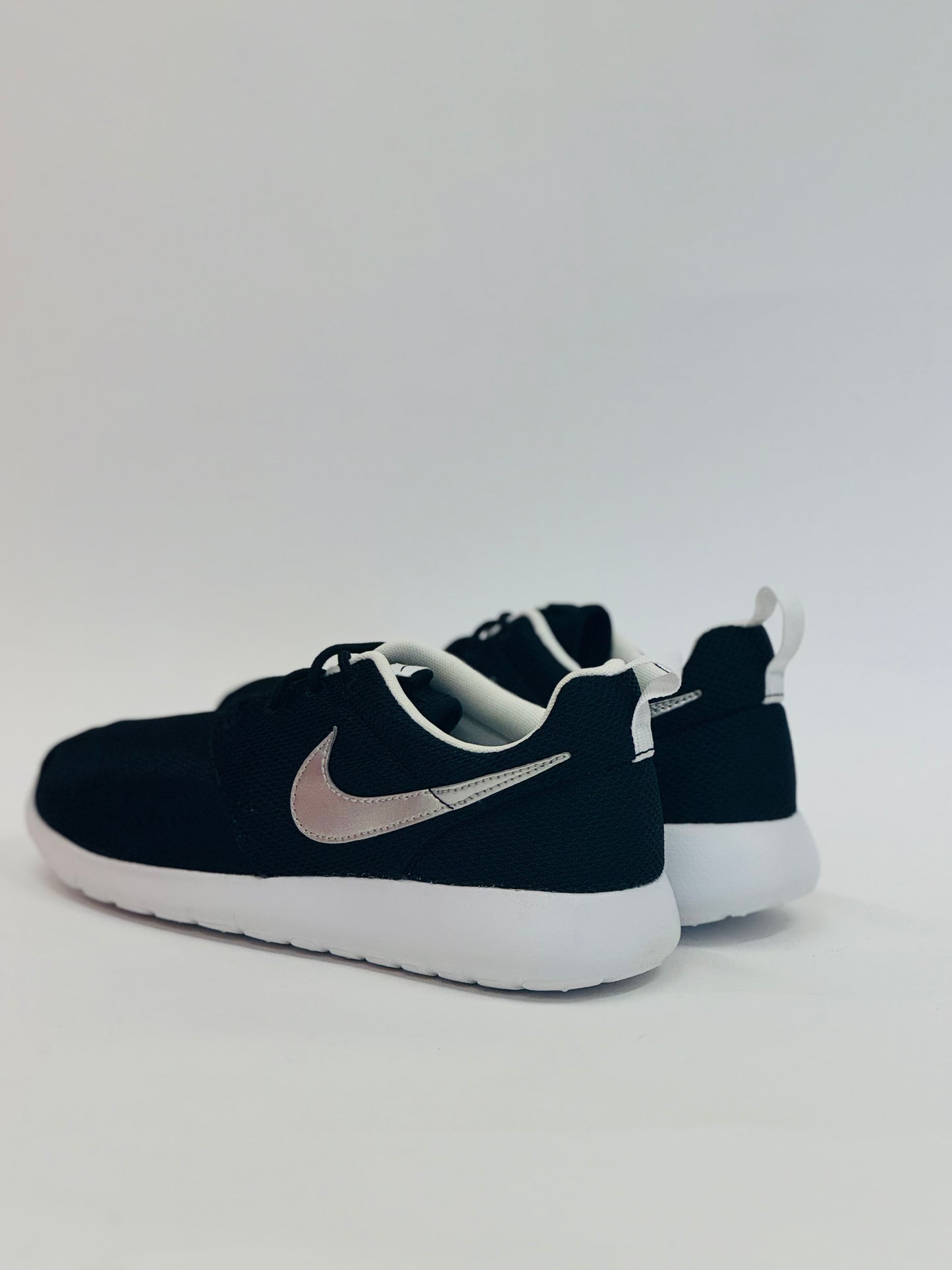 Nike Roshe One GS 7 only