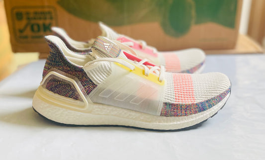 UltraBoost 19 m pride