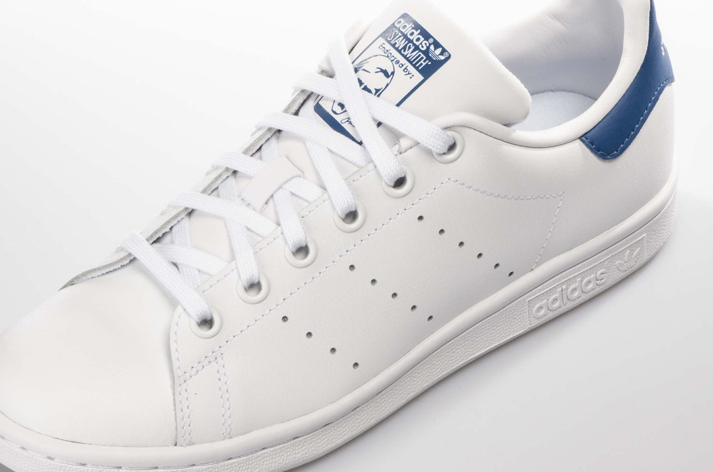 Stan Smith Juniors White/Blue size 7 only